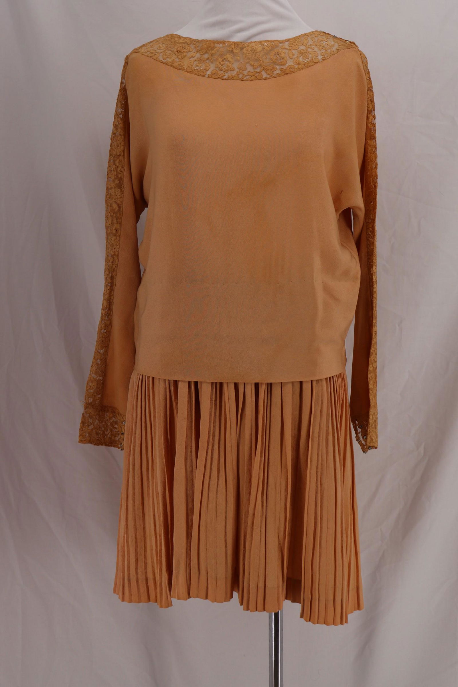 Vintage 1920's Lace & Silk Rayon 2 Piece Dress Set (1 of 20)