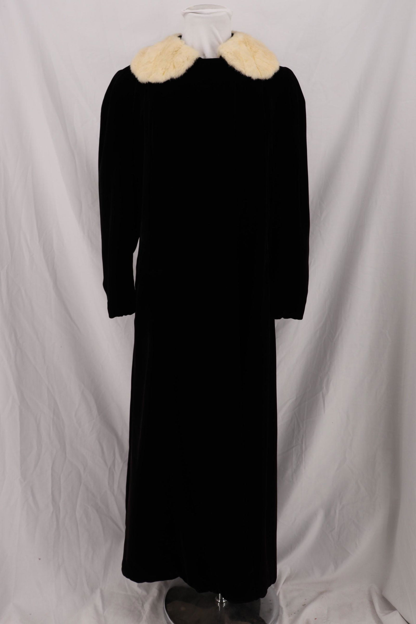 Vintage Best & Co, Fifth Avenue, Velvet Opera Coat with (1 of 15)