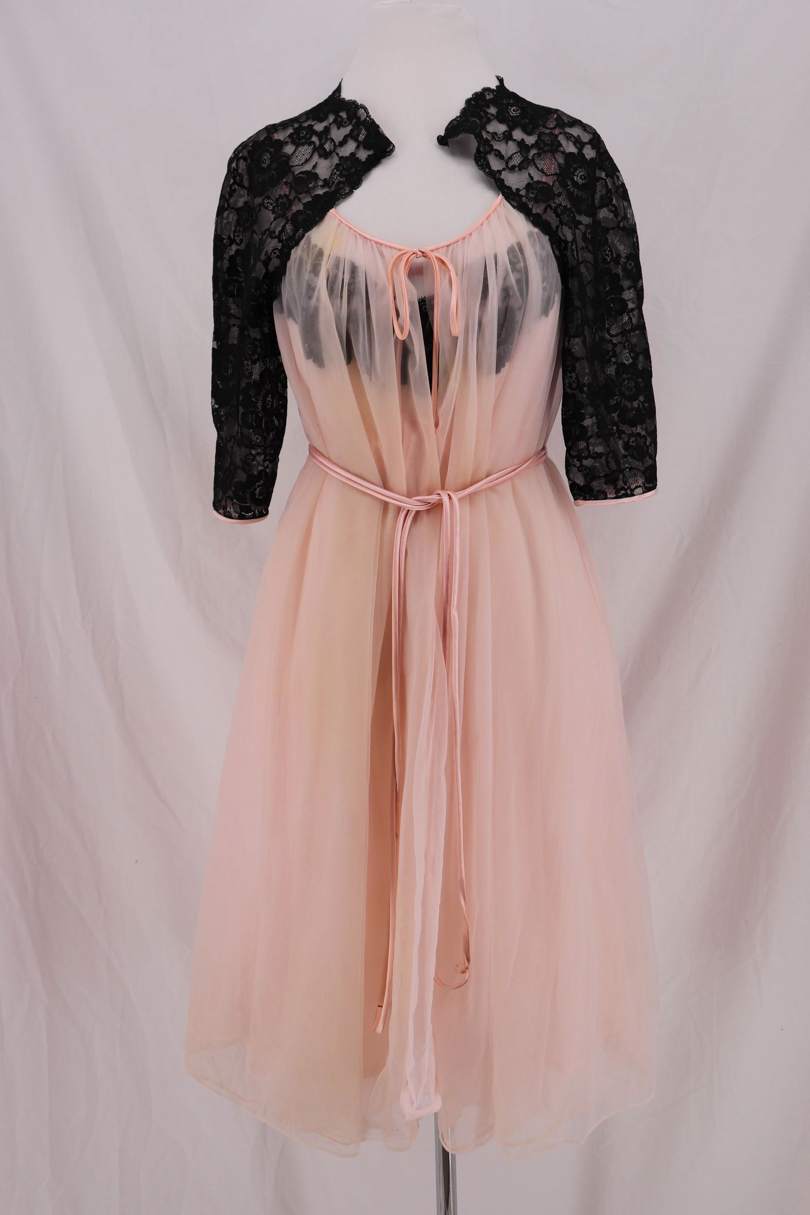 Vintage 1950's Nylon & Lace Pengiore Set, Vanity Fair (1 of 20)