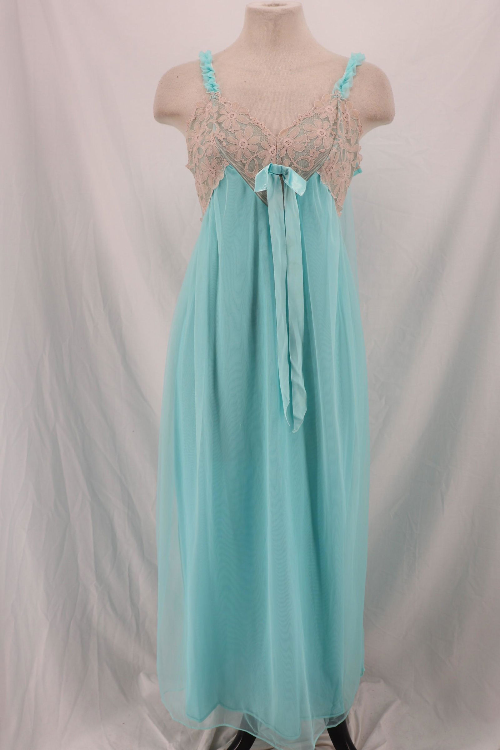 Vintage 1960's Double Layer Nylon Full Length Night (1 of 13)