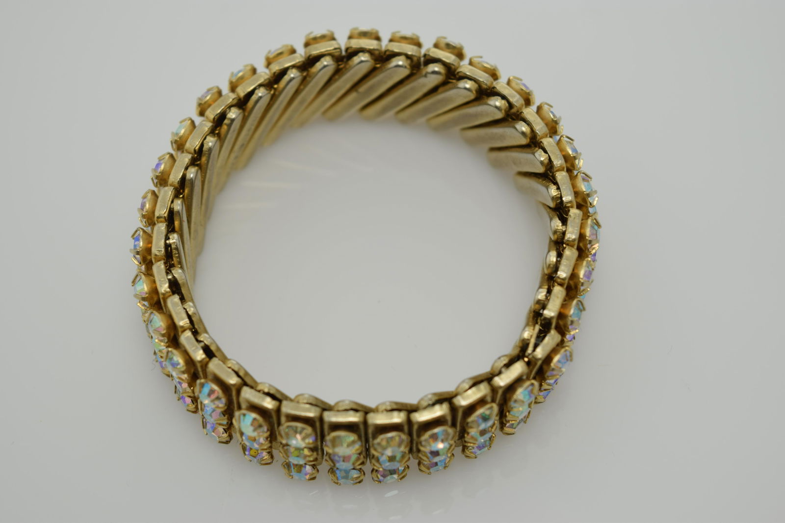 Aurora borealis rhinestone stretch bracelet. (1 of 3)