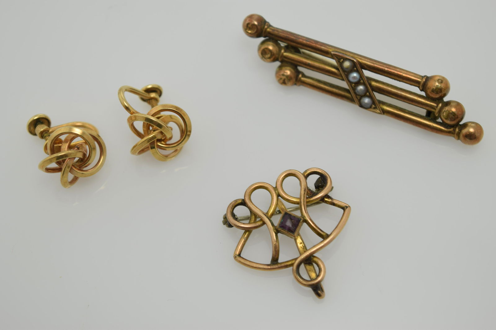A lot of two Victorian pins, one is gold filled and a (1 of 2)