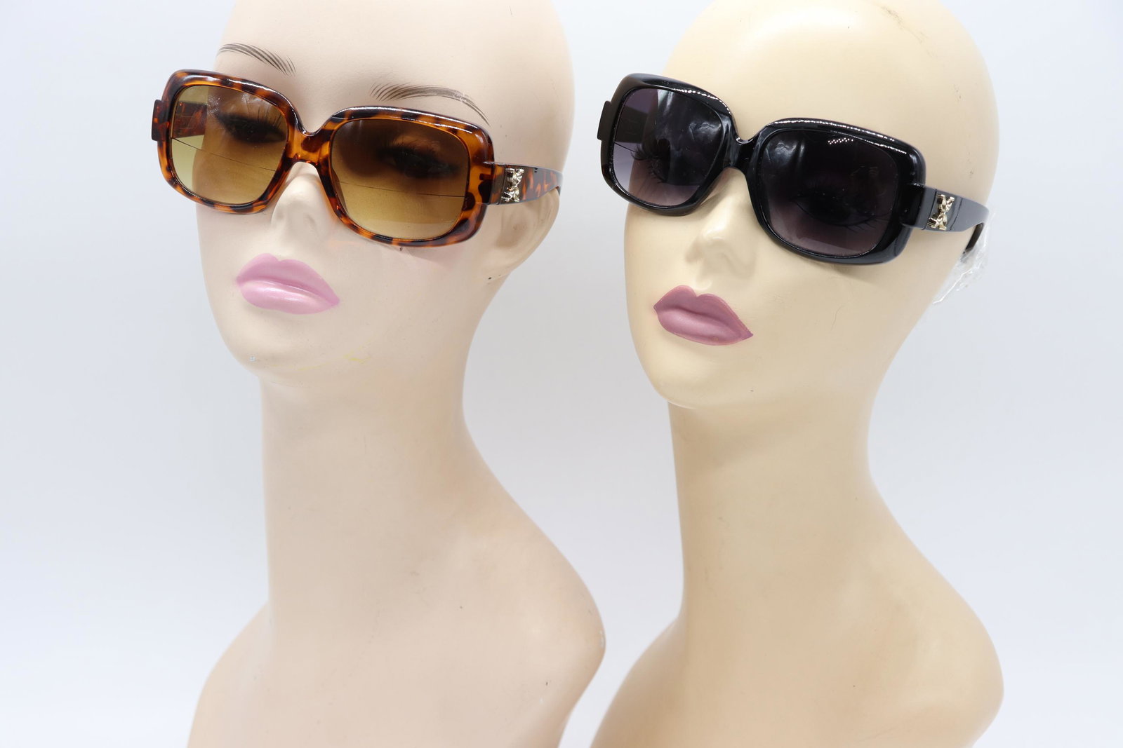 Lot of 2 Pair Vintage Sun Glasses (1 of 9)