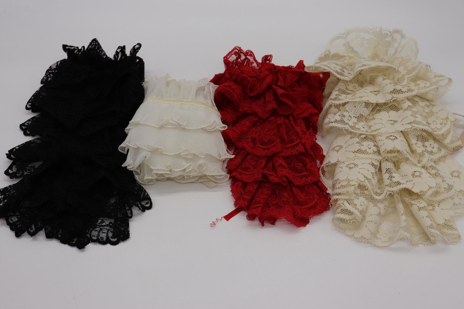 Lot of 4 Vintage Lace Collars (1 of 13)