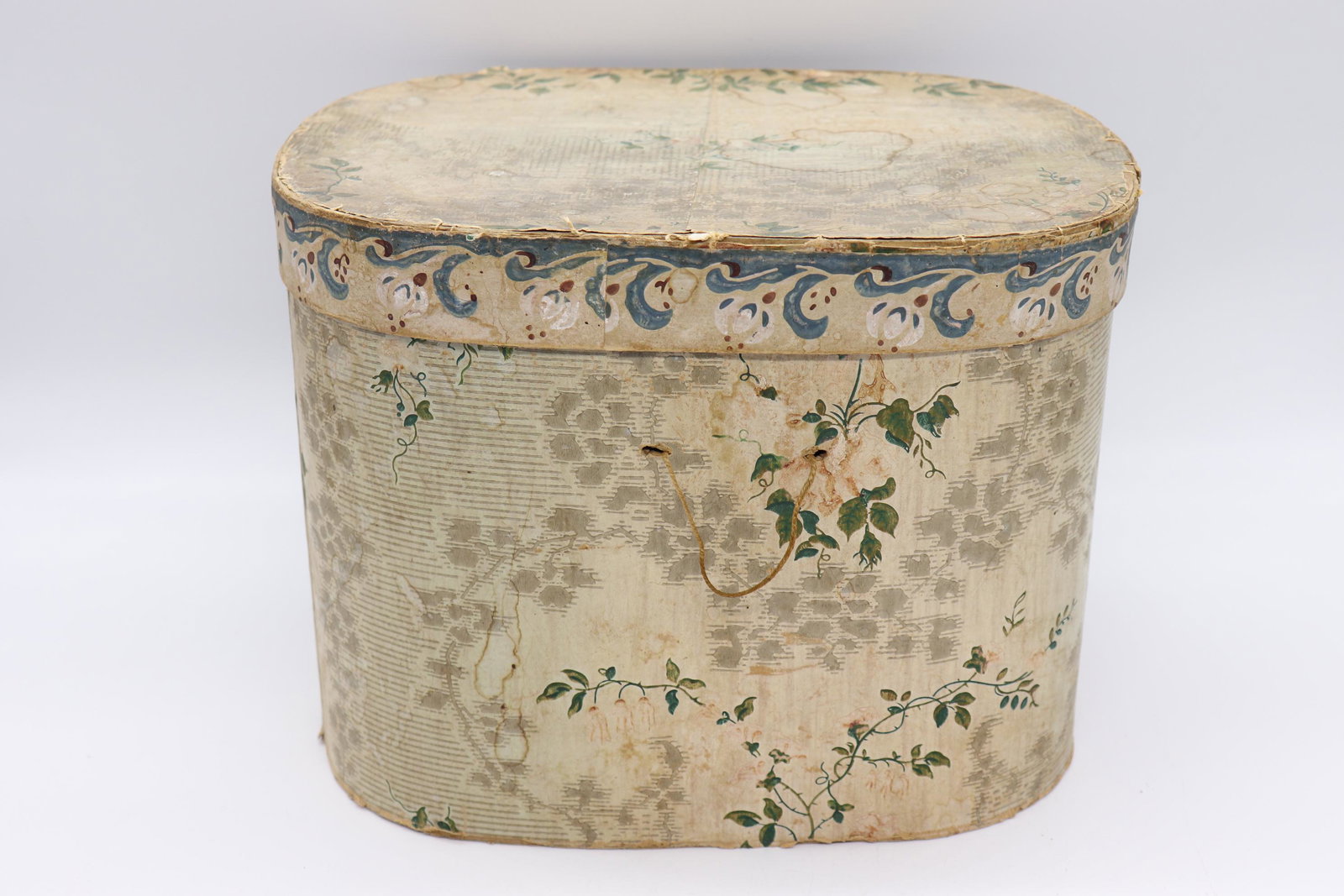 Victorian Wall Papered Hat Box (1 of 8)