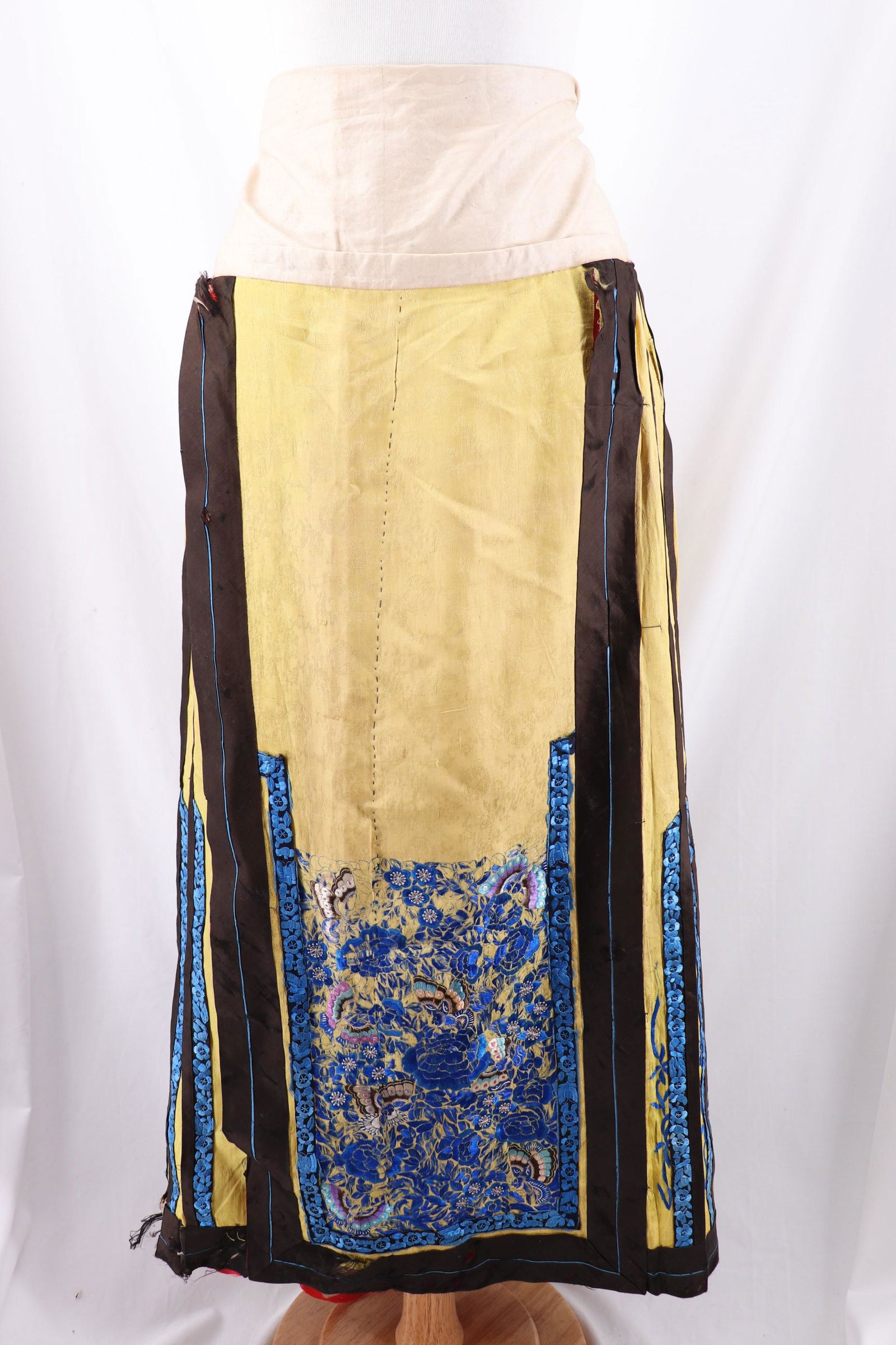 Antique Chinese Silk Embroidered Qing Dynasty Wedding (1 of 10)