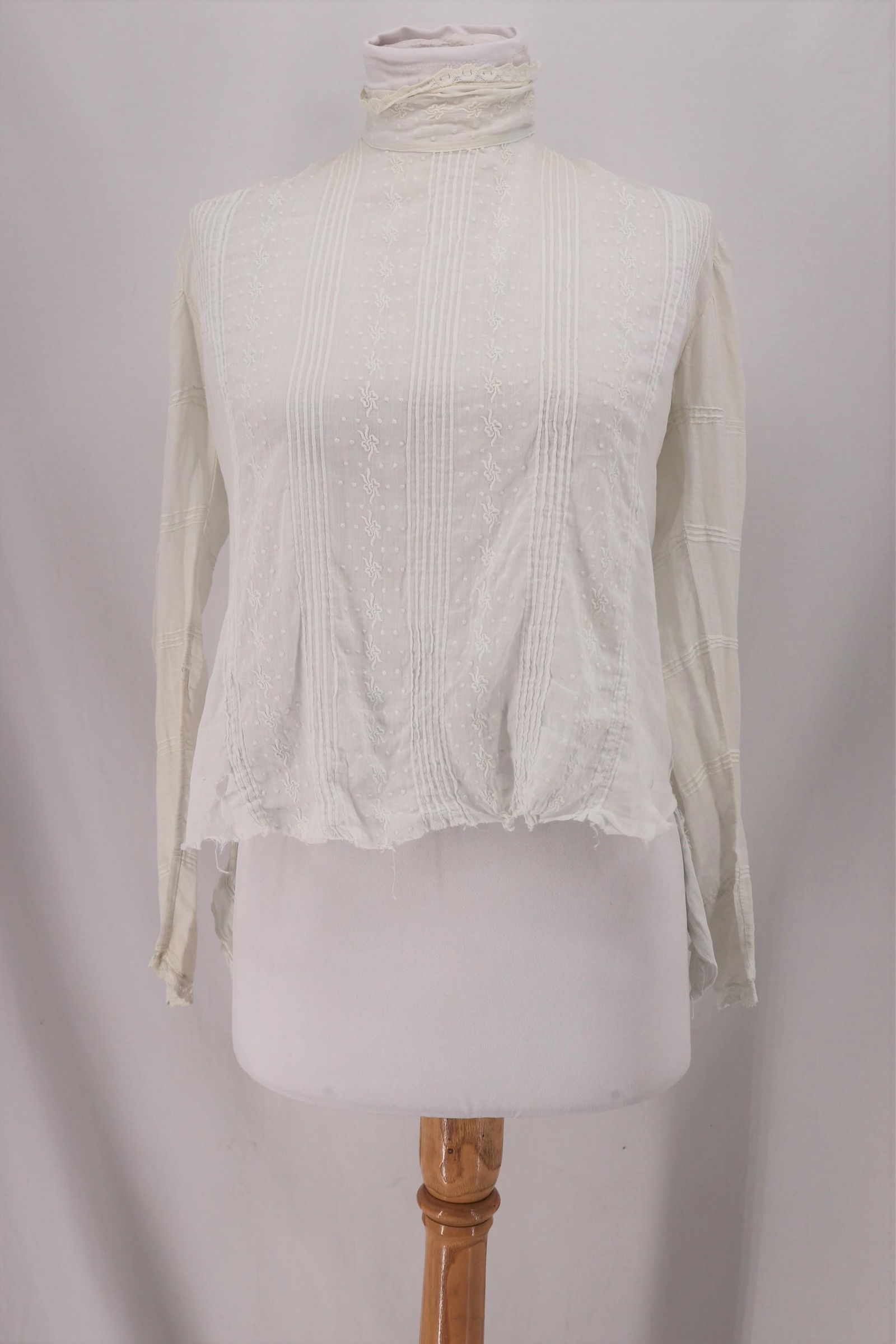 Vintage 1910's White Cotton Blouse with Embroidery (1 of 12)