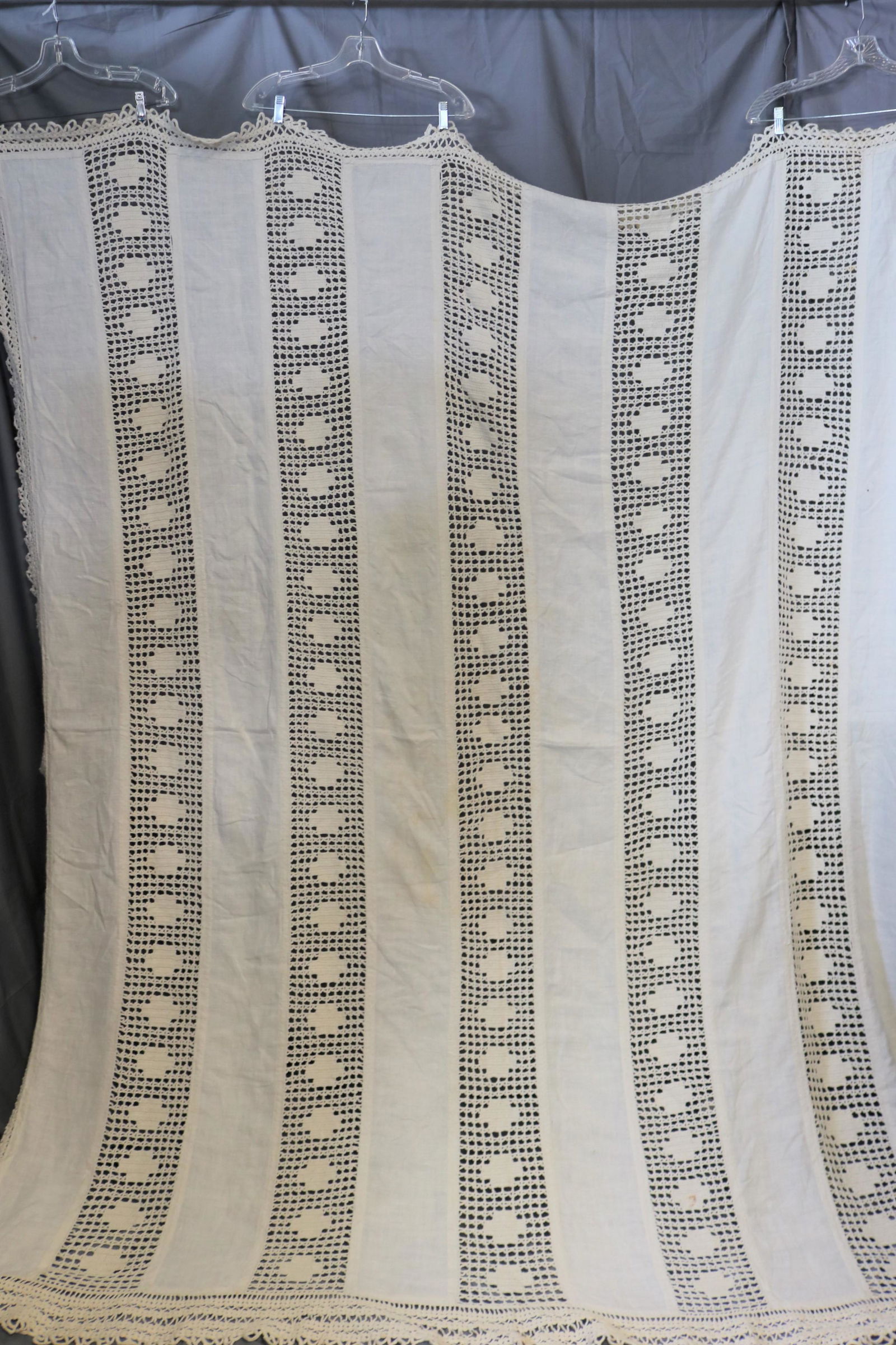 Vintage Crochet Bed Spread (1 of 6)
