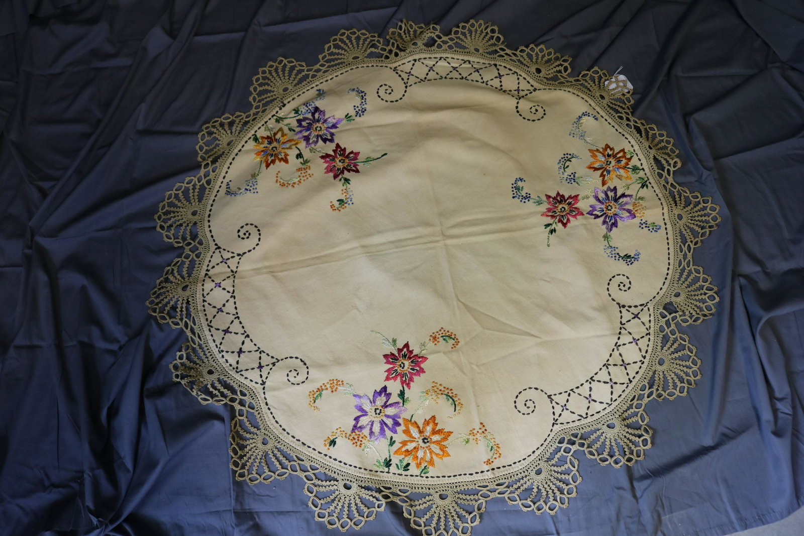 Vintage Arts & Crafts Era Embroidered Round Table: approx. 38 inches wide including trim