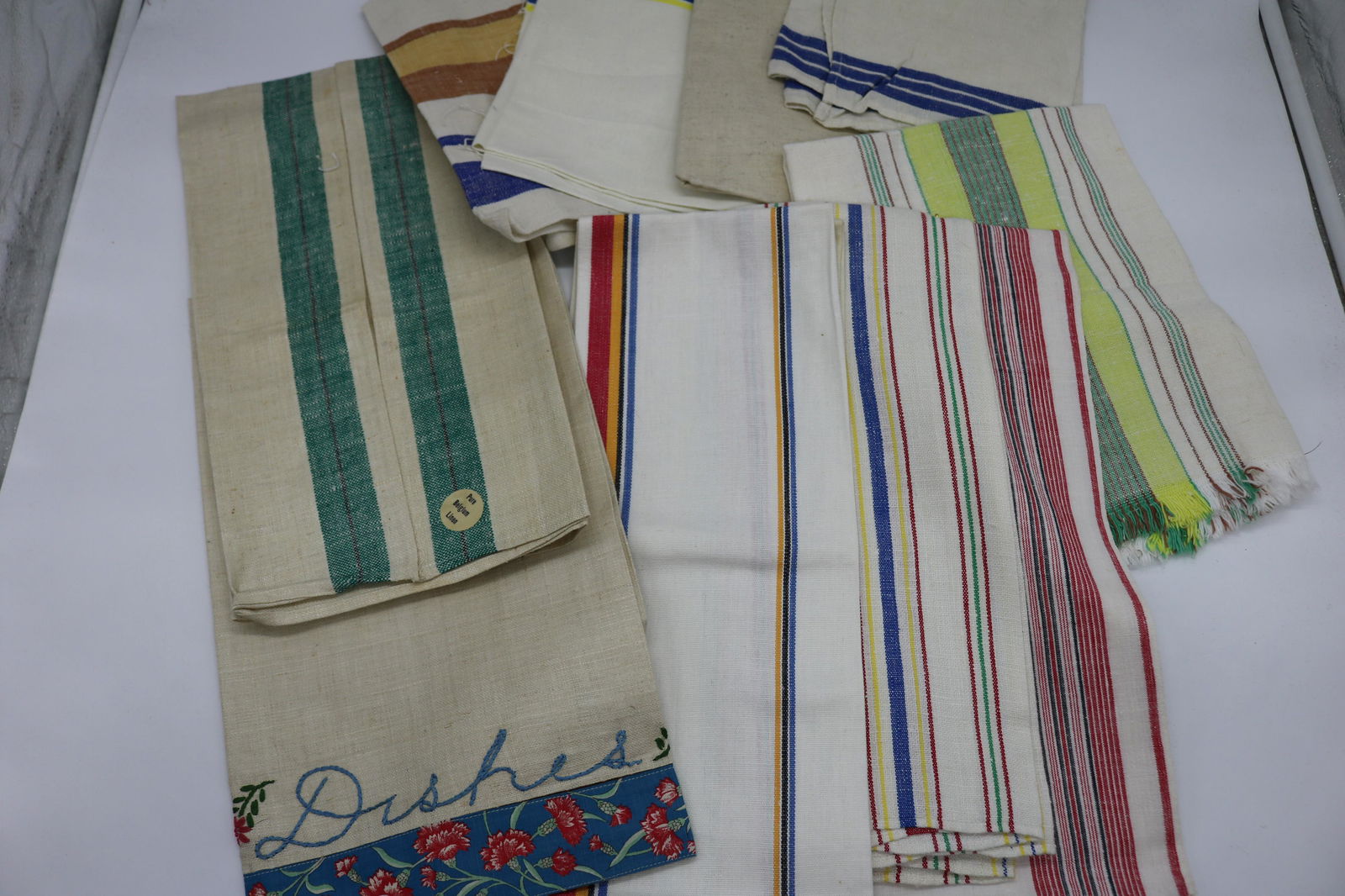 Lot of 13 Vintage Kitchen Towels (1 of 5)