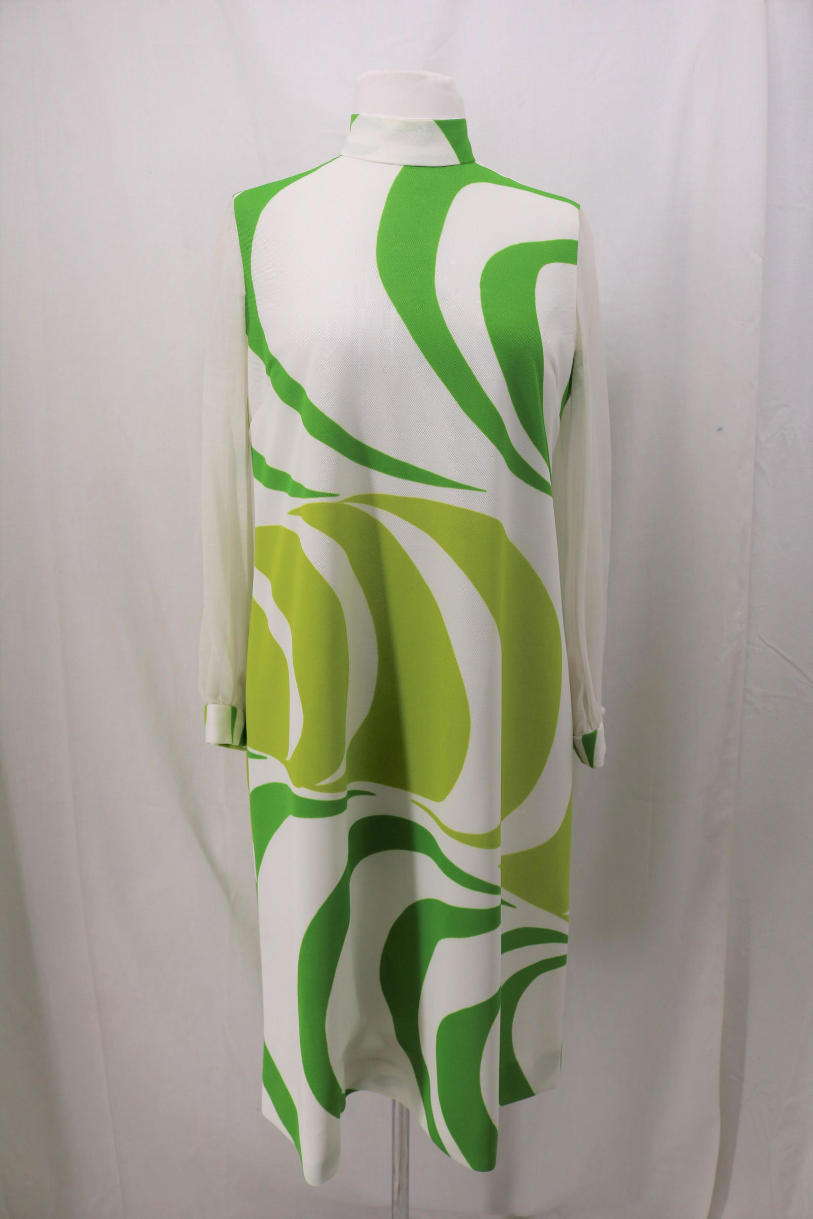 Vintage 1970's Groovy Green Long Sleeve Shift (1 of 6)