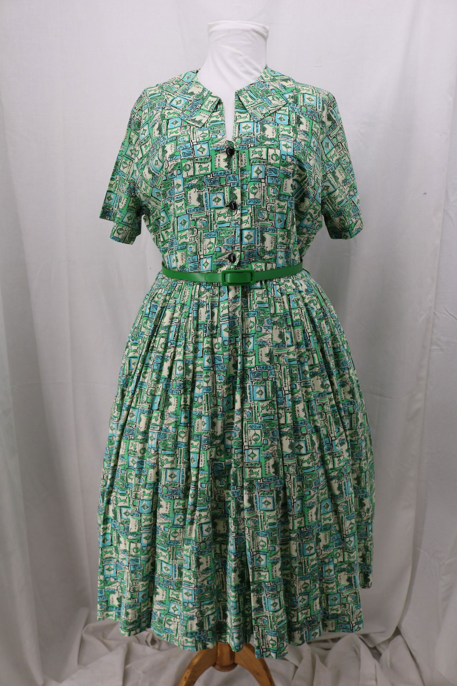 Vintage 1960's Pleated Shirt Dress (1 of 5)