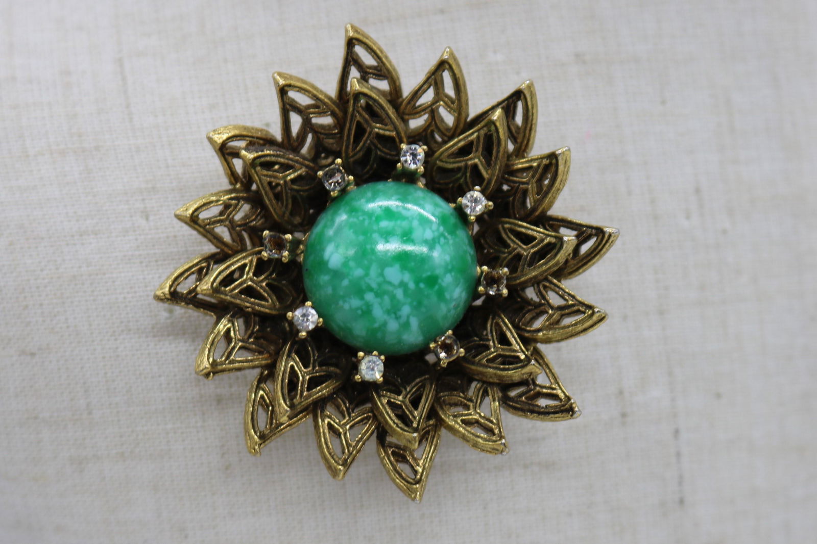 A vintage, signed Har pin/brooch. (1 of 3)