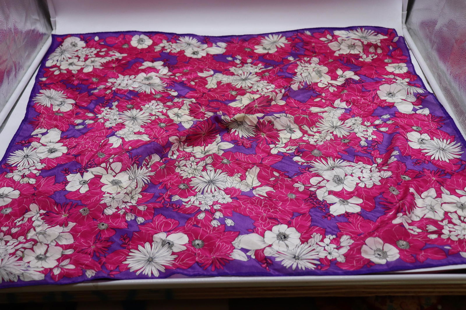 Vintage Oscar De La Renta Floral Silk Scarf: floral silk scarf, see photos.