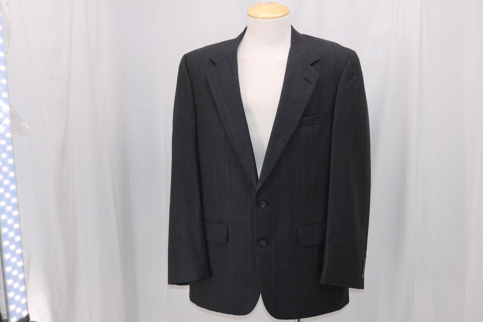 Vintage 1980's Men's Burberrys Pinstripe Suit Jacket (1 of 7)