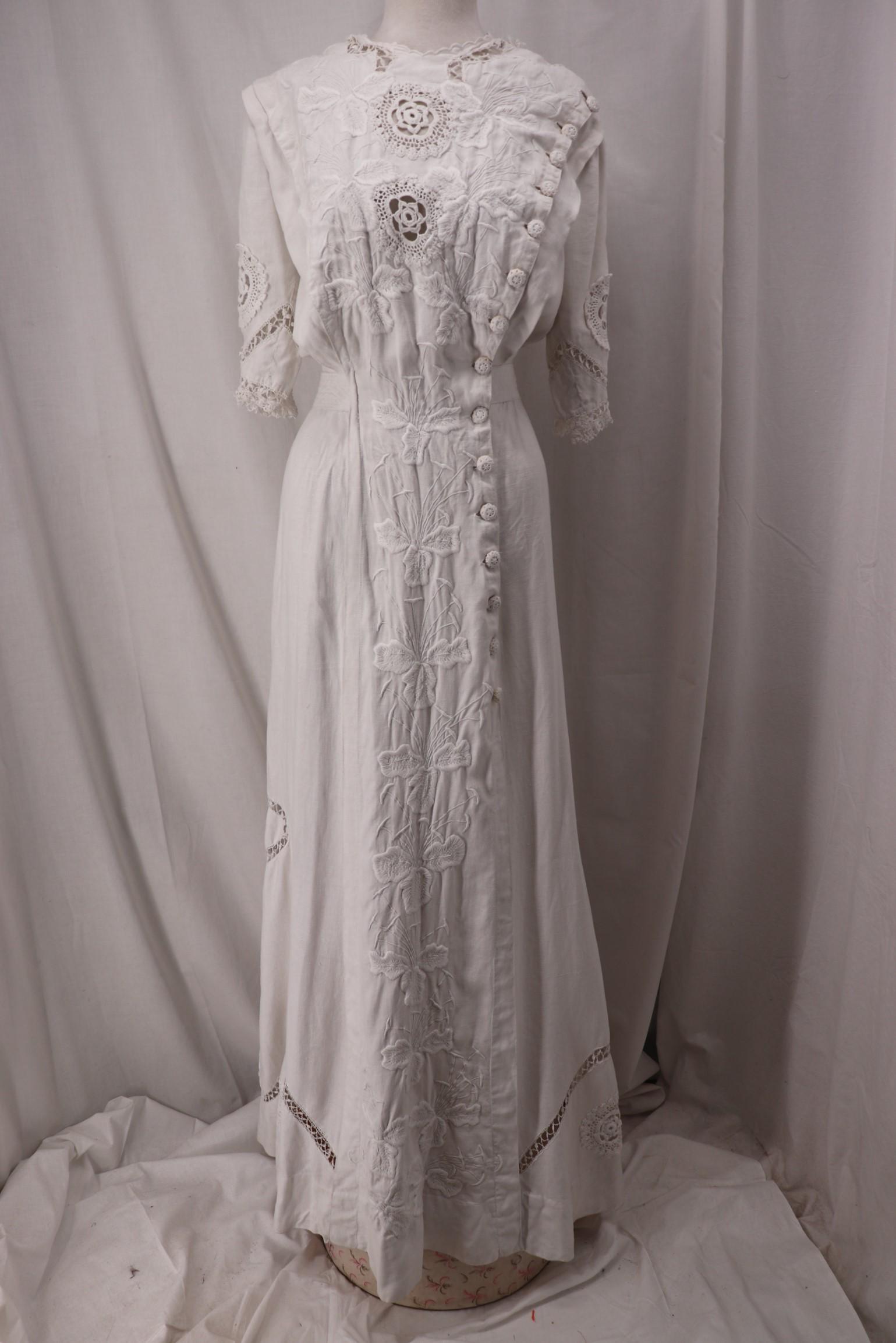 Antique Edwardian Embroidered Linen Tea Dress (1 of 13)