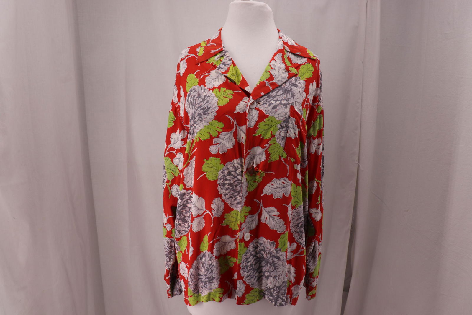 Vintage 1940's Red Floral Silk Blouse (1 of 5)