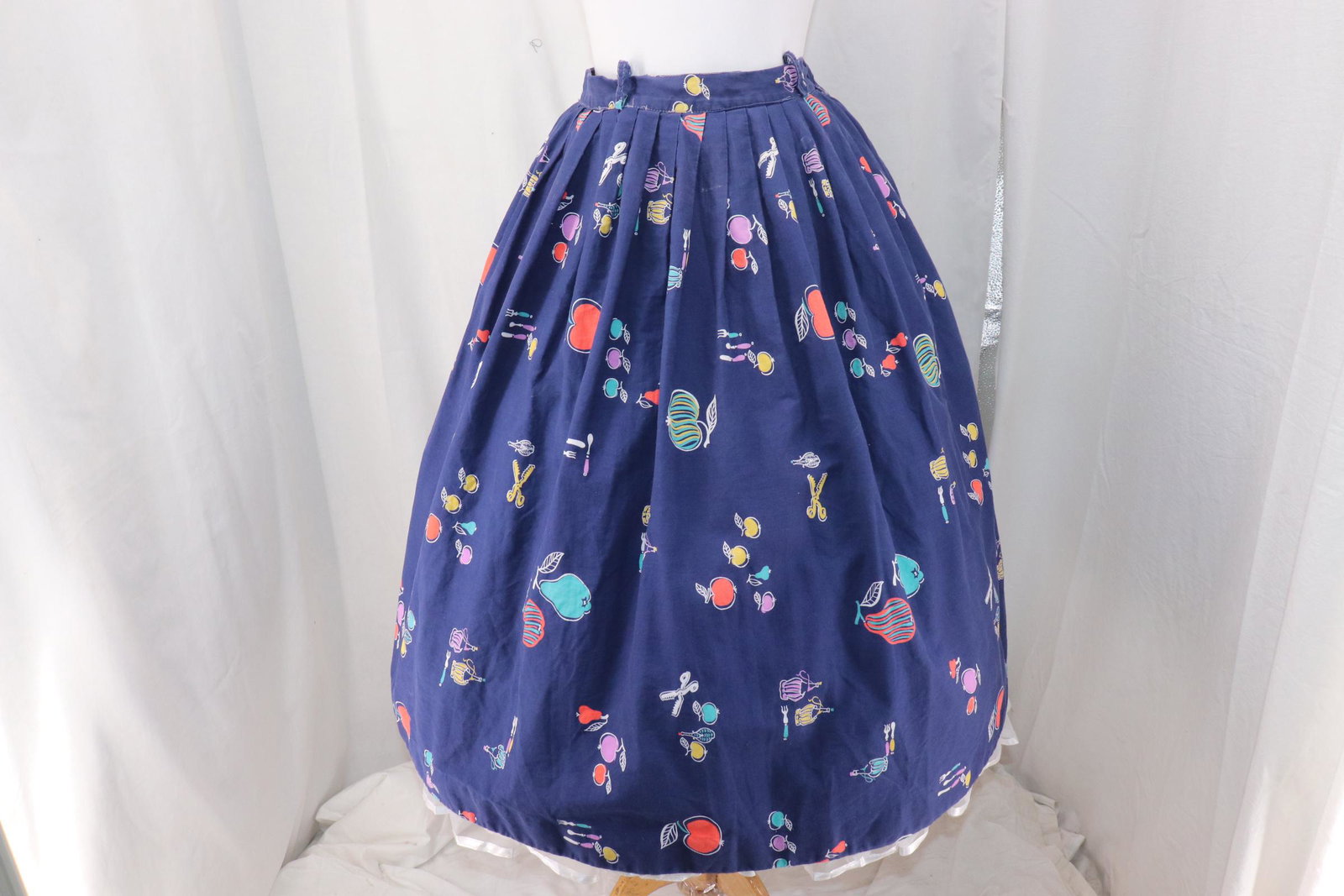 Vintage 1950's Skirt wear By Ernest Donath Fruit Print (1 of 6)
