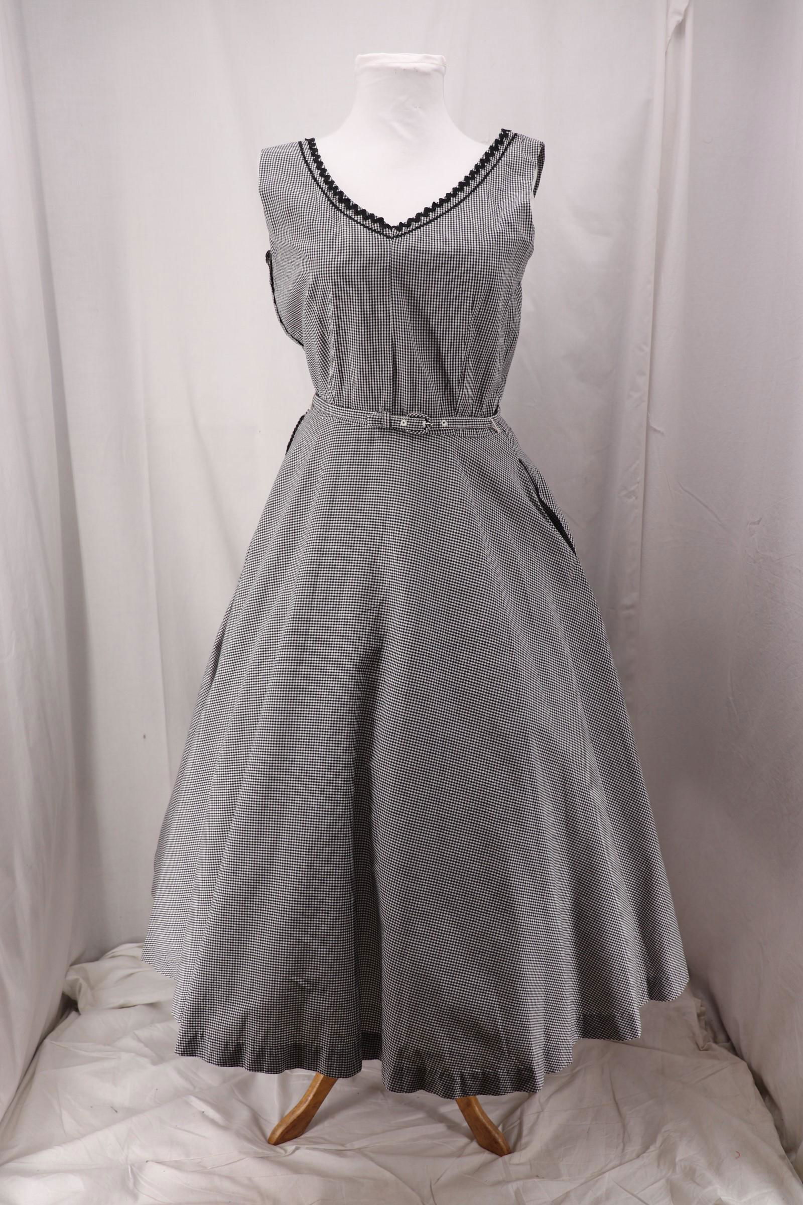 Vintage 1950's Nelly Don Gingham Sundress (1 of 5)