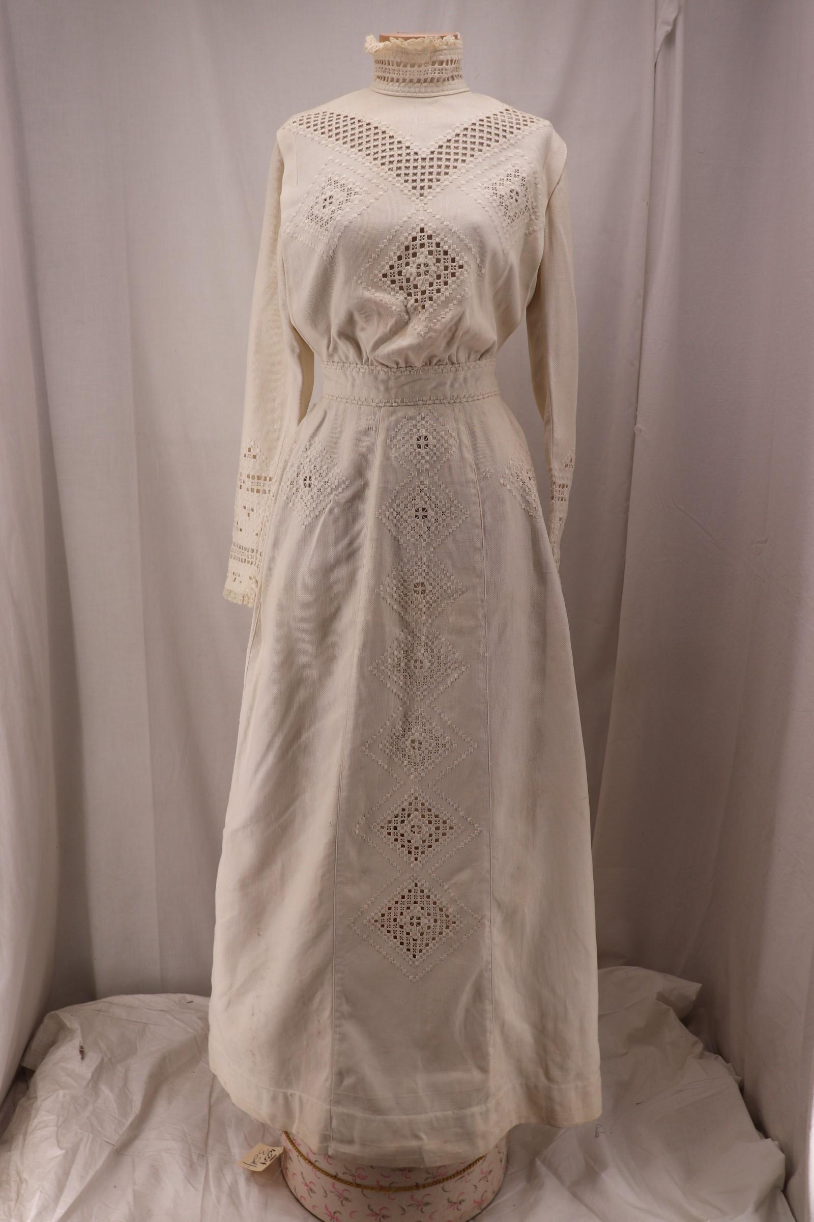 Antique 1910's White Linen Tea Dress (1 of 6)