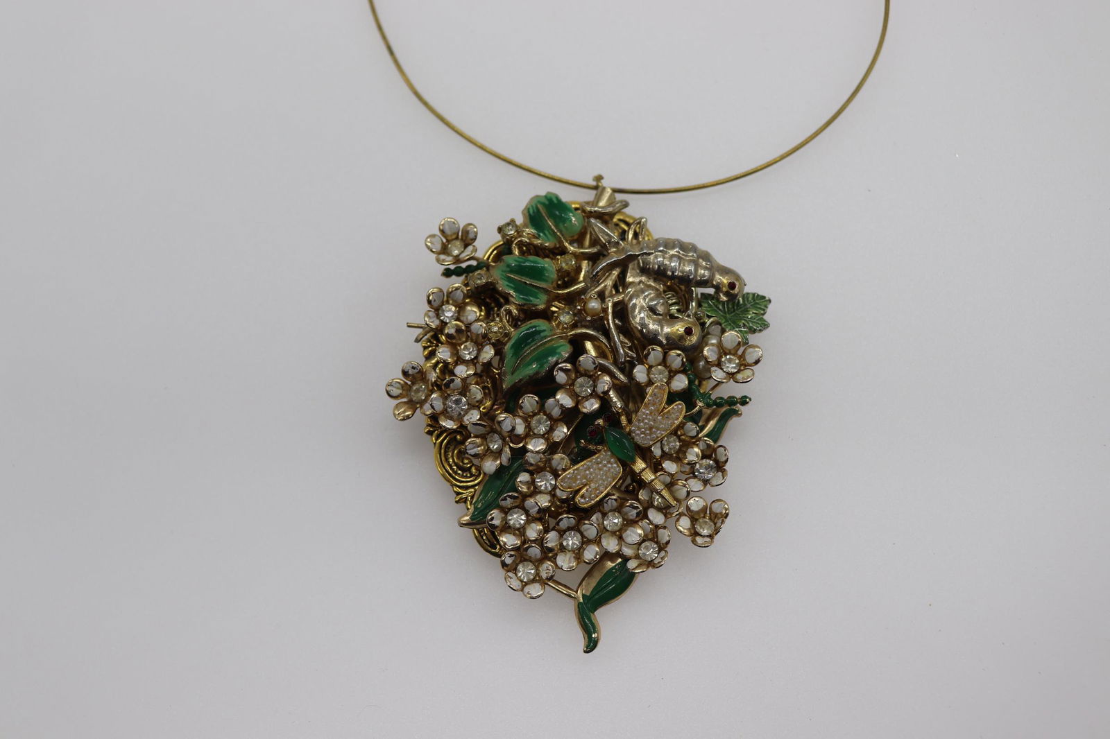 Vintage Large Gold-Tone & Enamel Floral Brooch/Pendant (1 of 7)