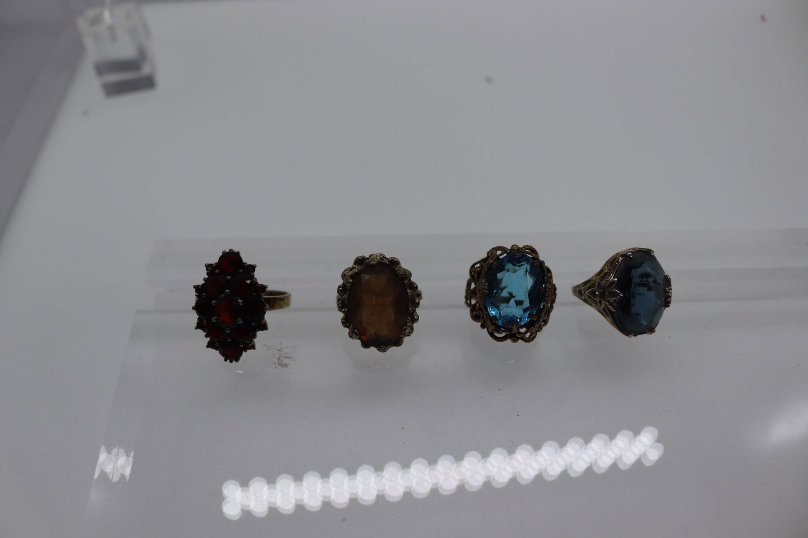 Lot of 4 Vintage Gold-Tone Rings With Faceted Stones (1 of 8)