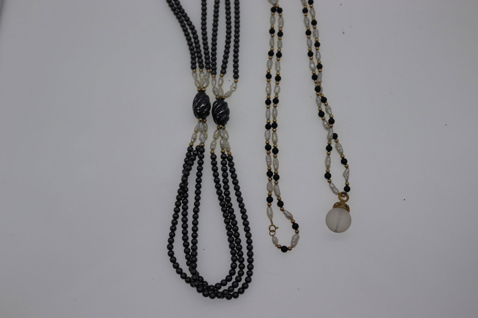 Lot of 2 Vintage Beaded Necklaces With Seed Pearls (1 of 4)