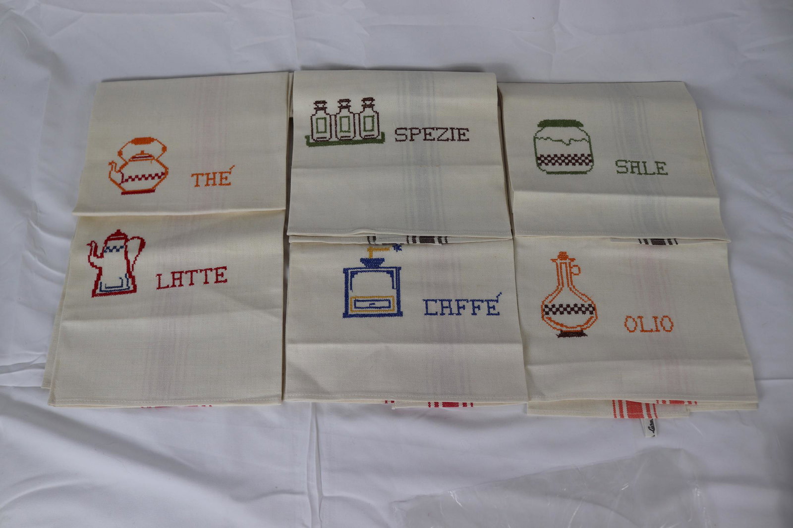 Lot of 6 Old Store Stock Italian Kitchen Towels: old store stock, see photos.