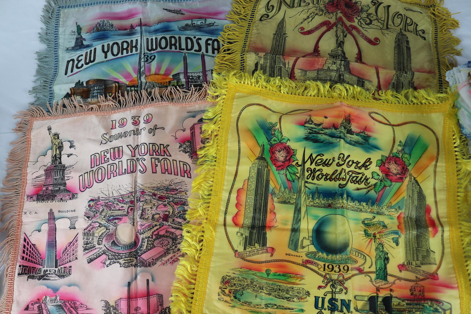 Lot of 4 Vintage Souvenir 1939 NYC Worlds Fair Pillow Covers: see photos.