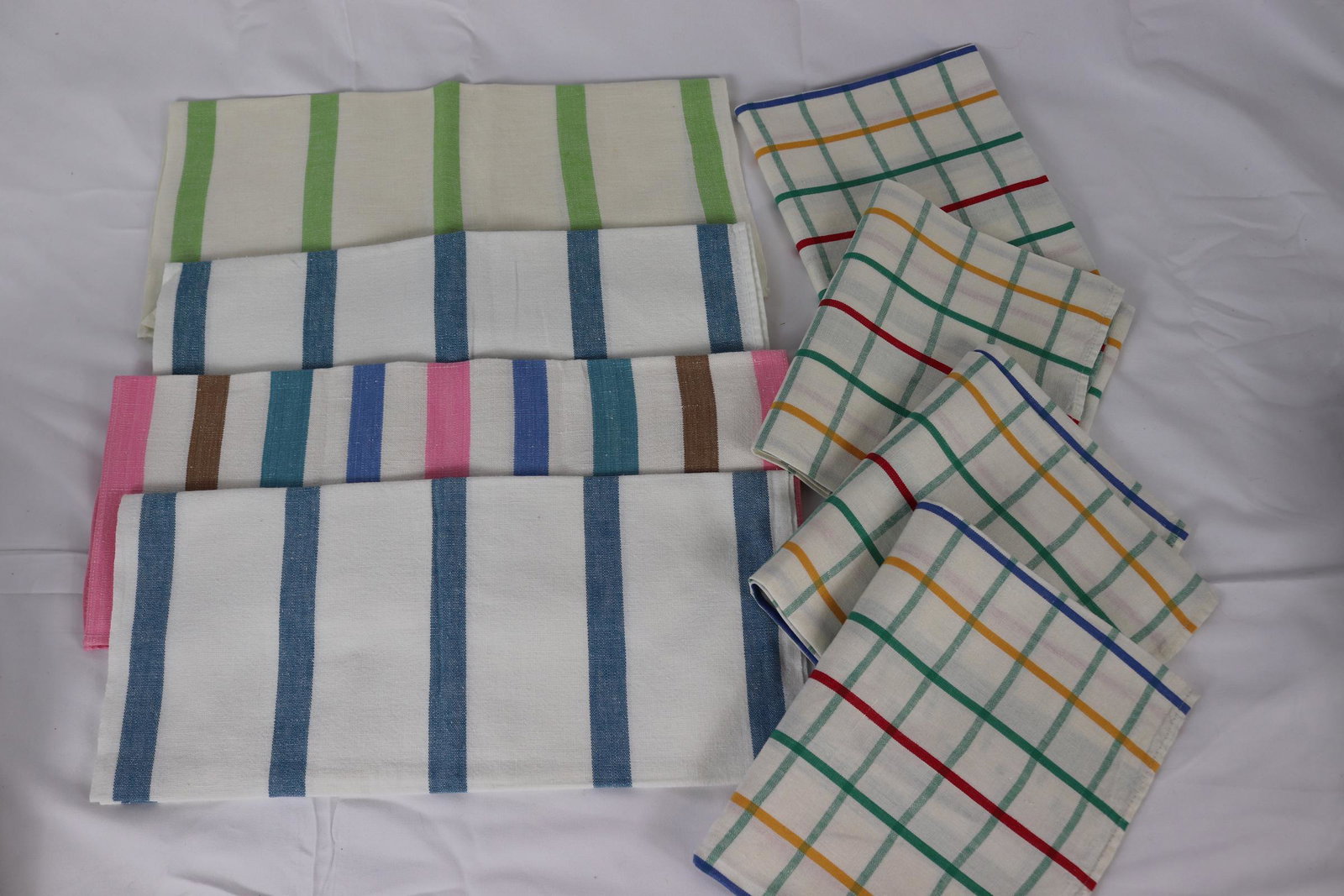 Lot of 8 Vintage Striped Kitchen Towels (1 of 4)