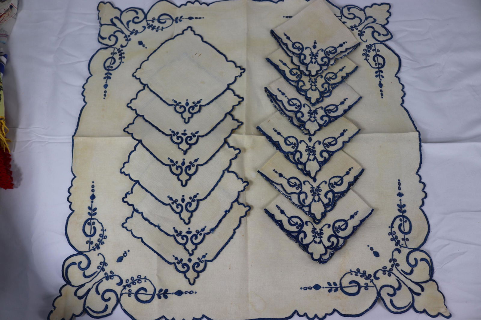 Vintage Linen Embroidered Table Set (1 of 3)