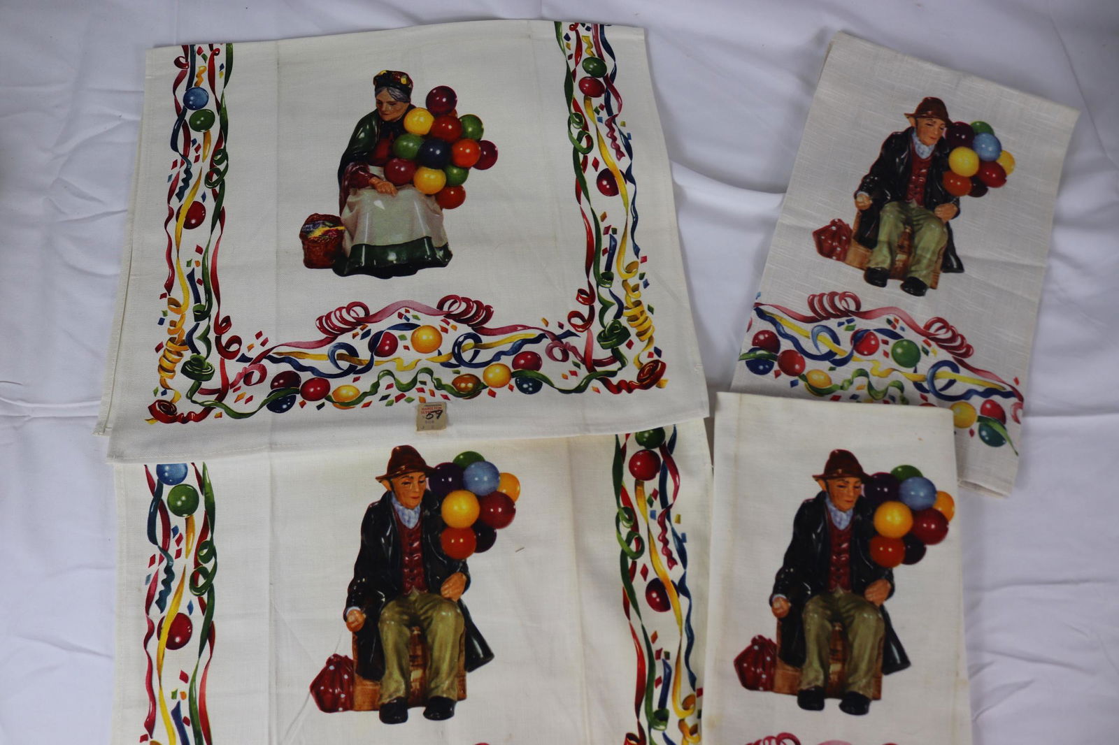 Lot of 4 Vintage Royal Doulton Balloon Figure Kitchen Towels (1 of 7)