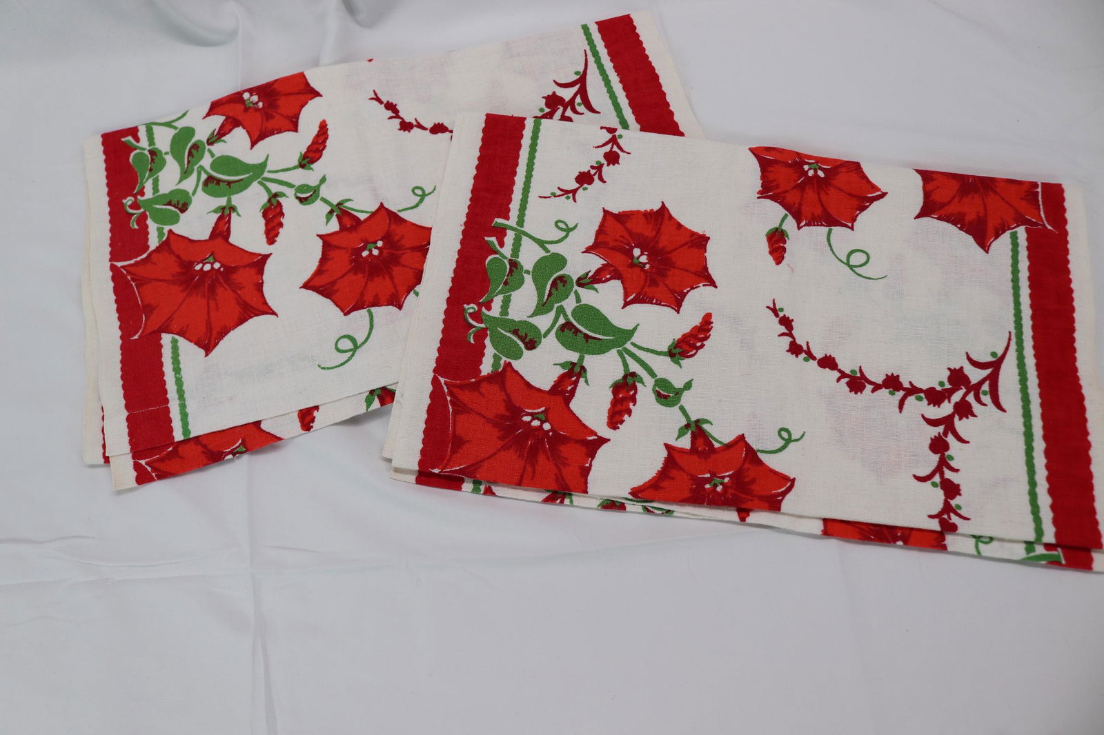 Set of 2 Vintage Red Floral Kitchen Towels (1 of 3)