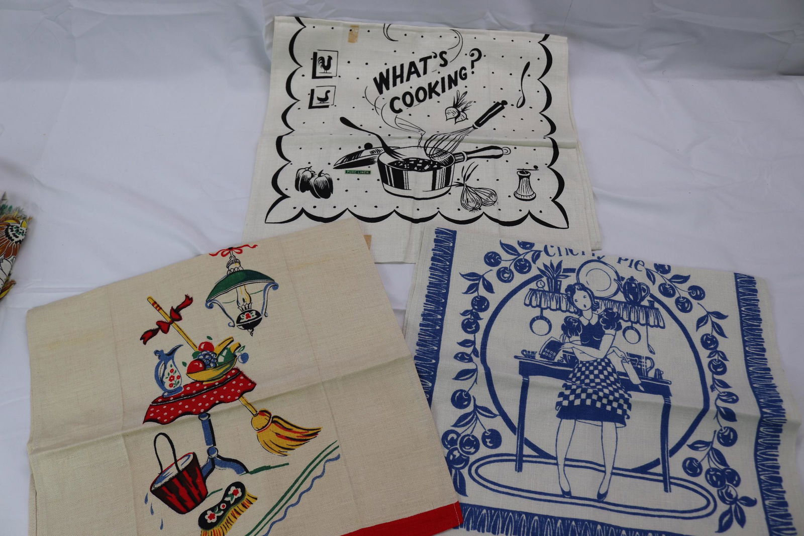 Lot of 3 Vintage Old Store Stock Kitchen Towels (1 of 10)