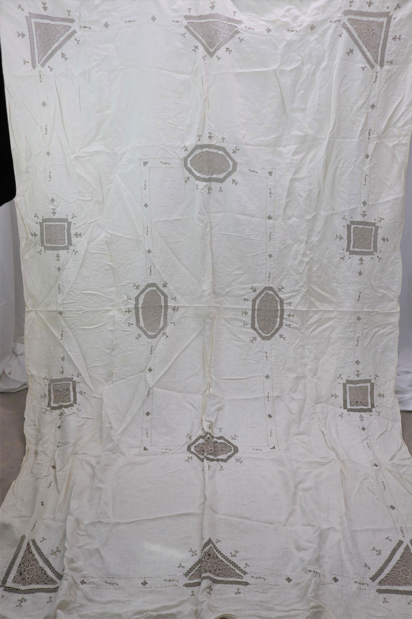 Vintage 1920's Reticella Lace & Linen Tablecloth (1 of 7)