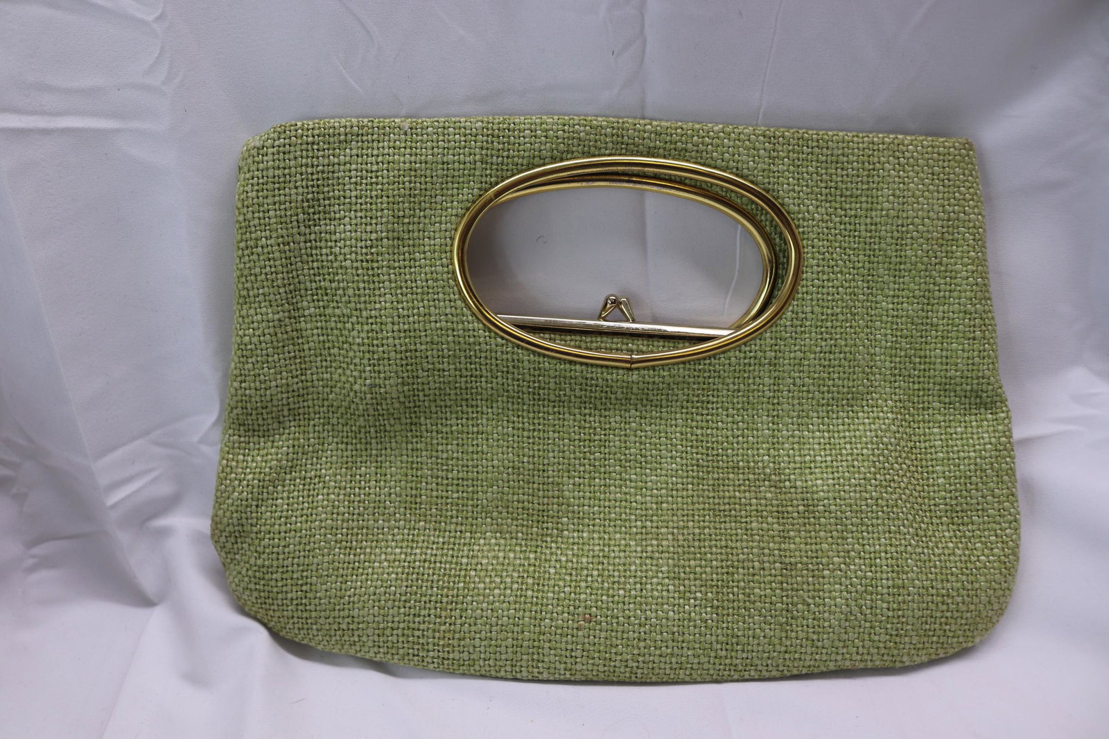 Vintage 1960's/70's Funky Green Knit Purse: good condition, see photos.