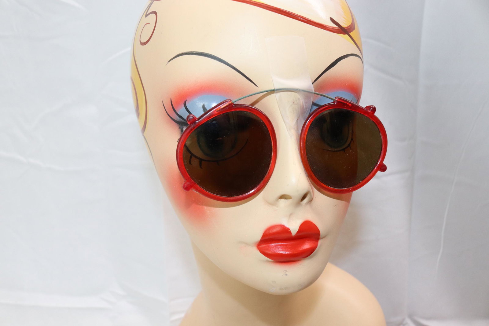 Vintage 1950's/60's Snap-on Sunglasses: some scratches, see photos.