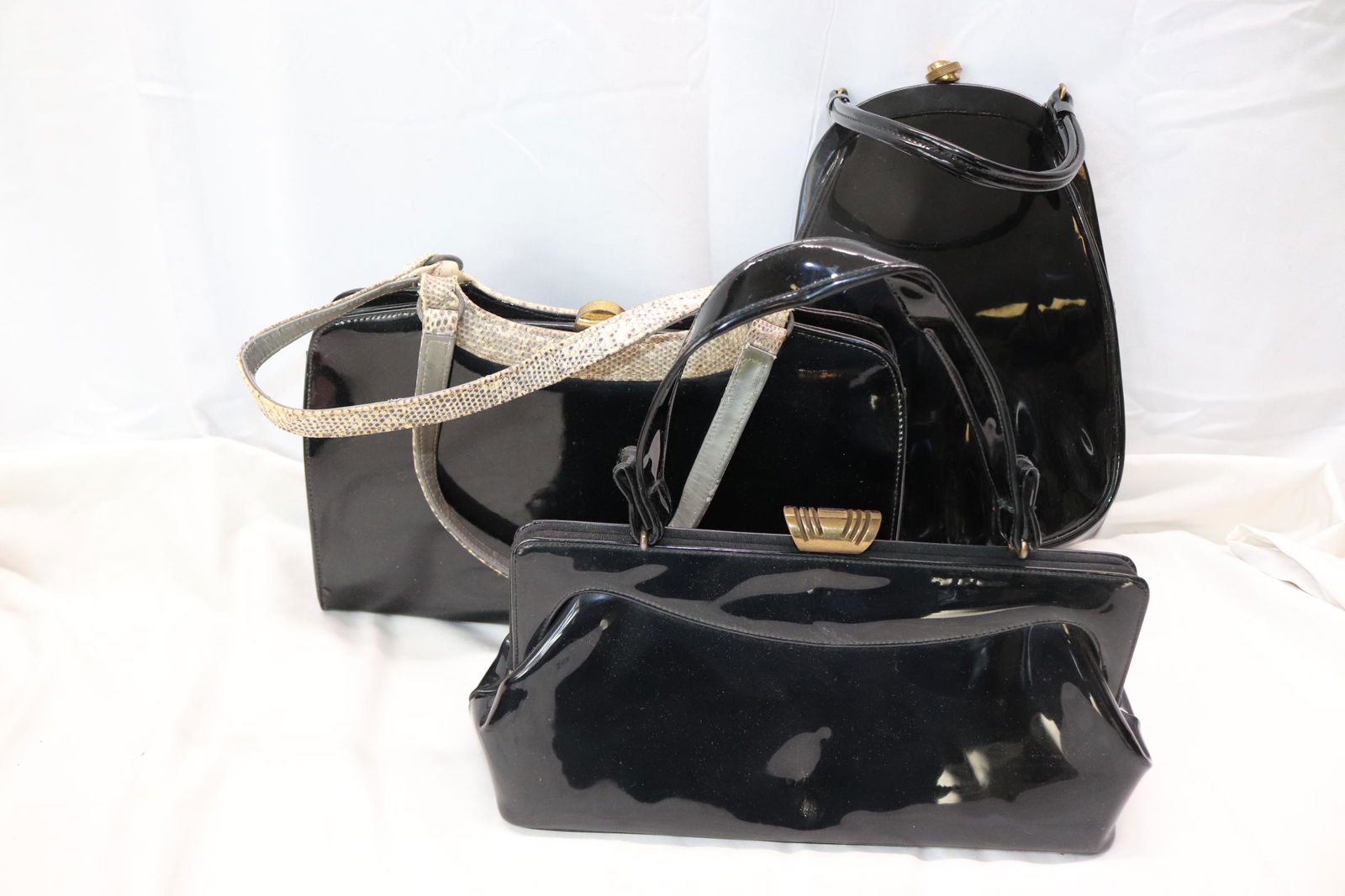 Lot of 3 Vintage Patent Leather Handbags (1 of 13)