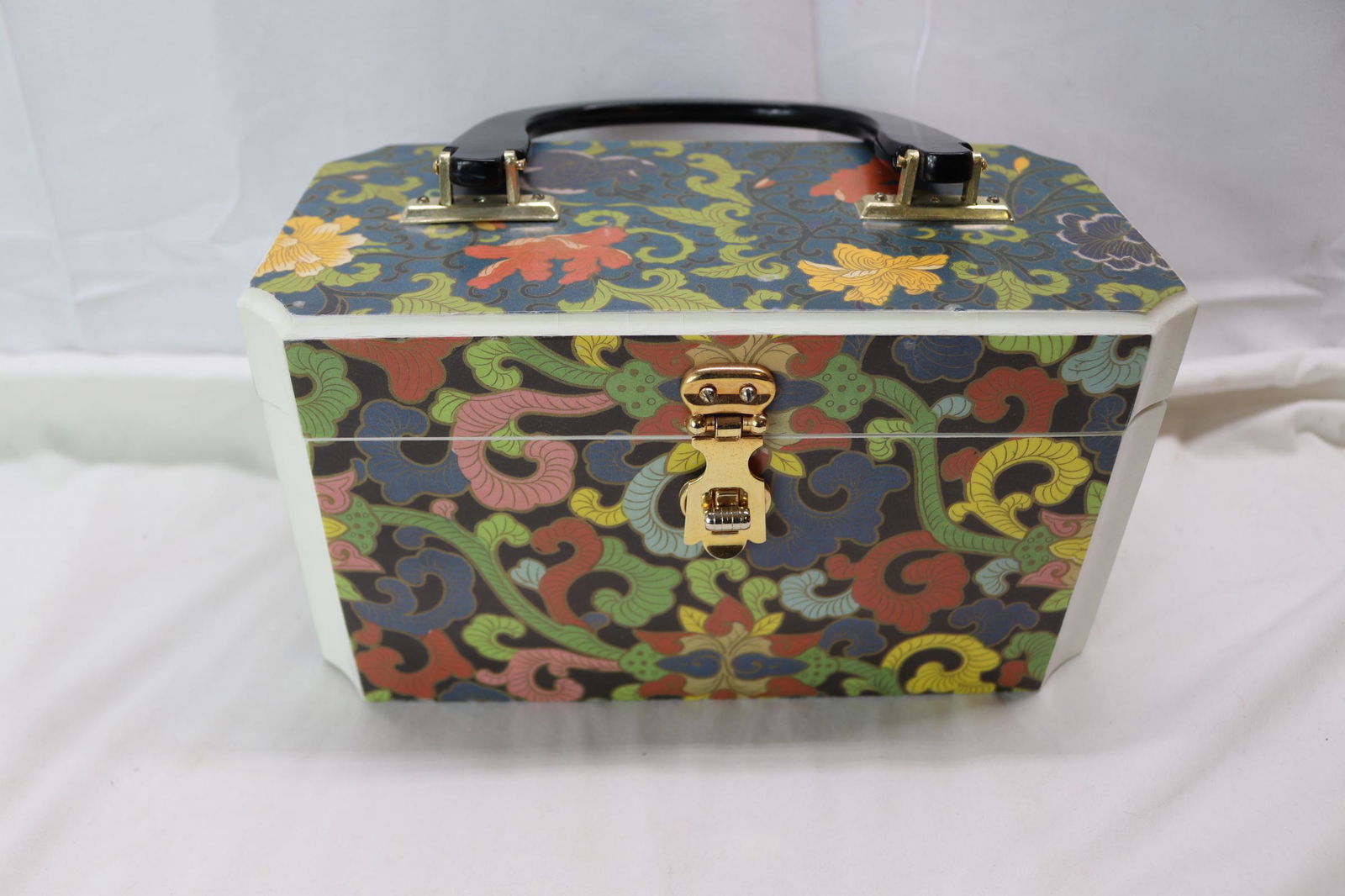 Vintage 1970's Asian Style Box Purse (1 of 5)