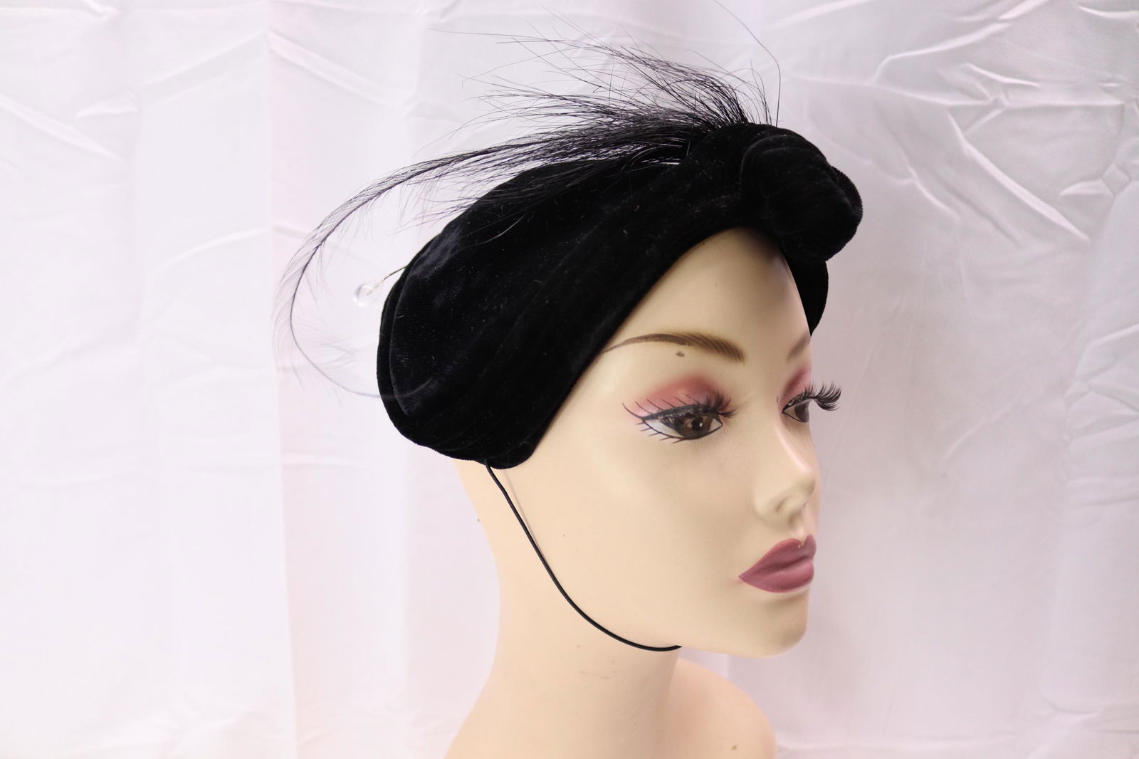 Vintage 1940's/50's Black Velvet Capulet (1 of 4)