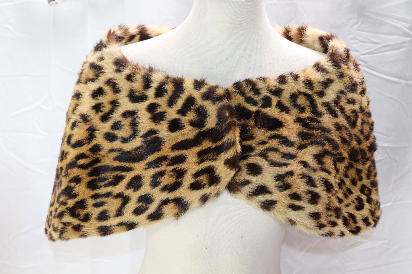 Vintage Cheetah Fur Shawl (1 of 5)
