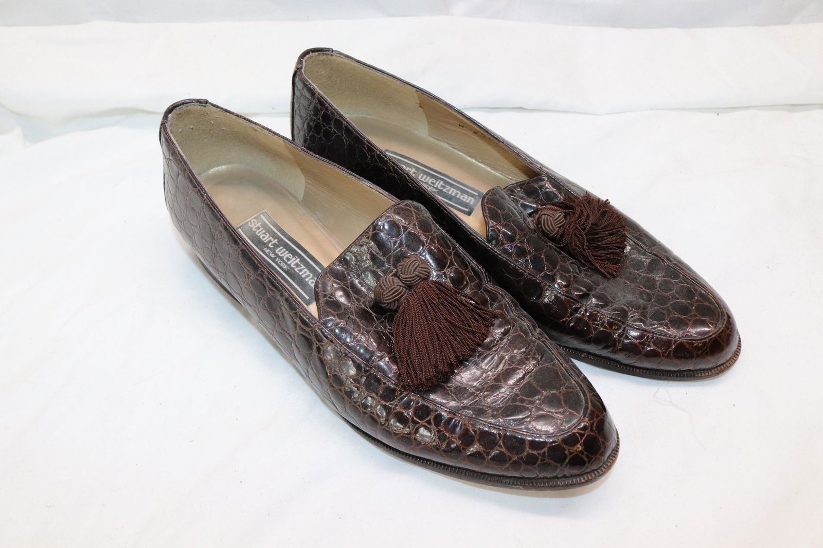Vintage 1990's Stuart Weitzman Alligator Loafers: size 7.5, worn condition, see photos.