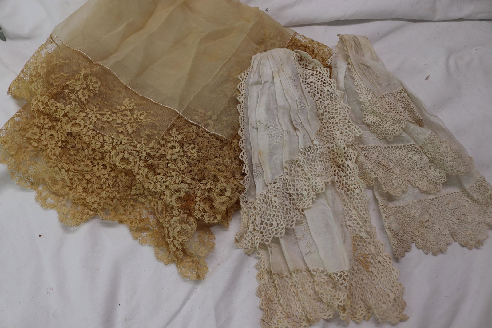 Lot of Antique Ladies' Lace Scarf & collars: Irish Crochet Tie, Crochet & Embroidery Tie, gorgeous silk and lace shawl (silk starting to fray), see photos.