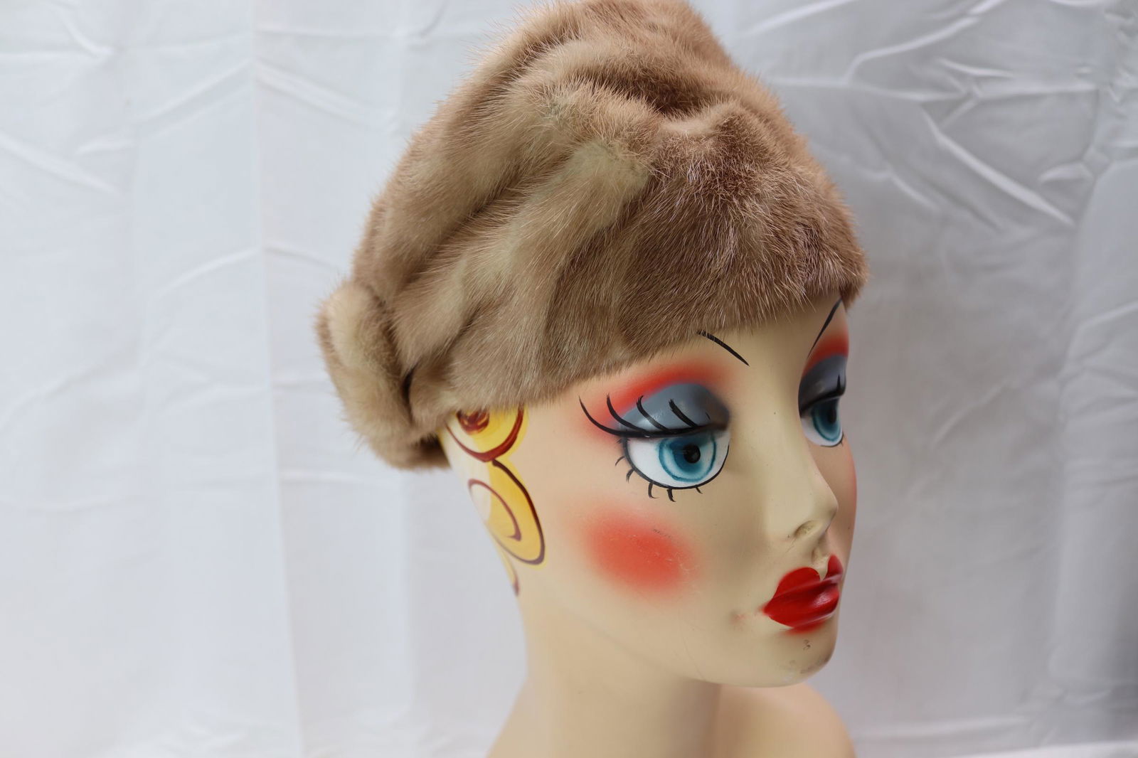 Vintage 1950's/60's Mink Winter Hat: good condition, see photos.