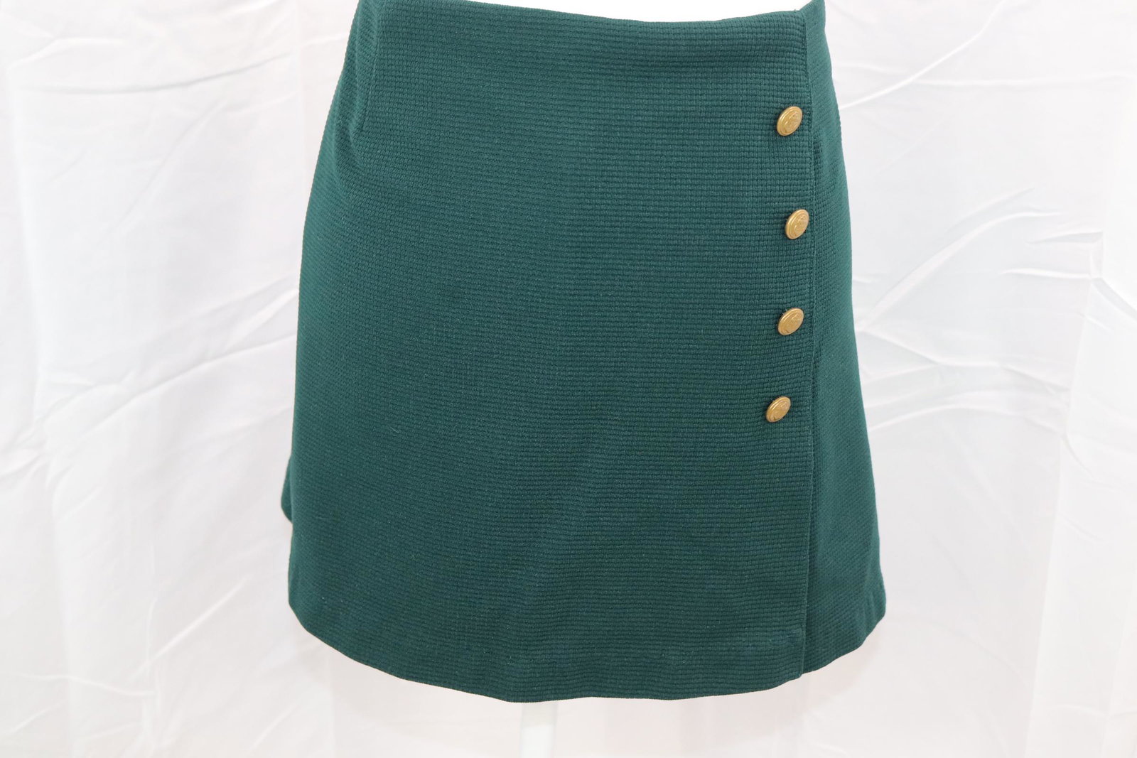 Vintage 1960's/70's Green Skort With Brass Anchor Buttons: approx. 36 waist, 44 hip, good condition, see photos.
