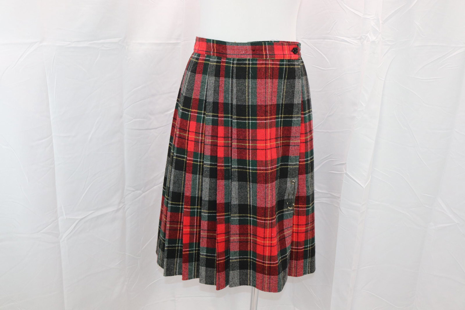 Vintage 1970's JC Penney Wool Plaid Skirt With Pin: approx. 28" waist, good condition, see photos.
