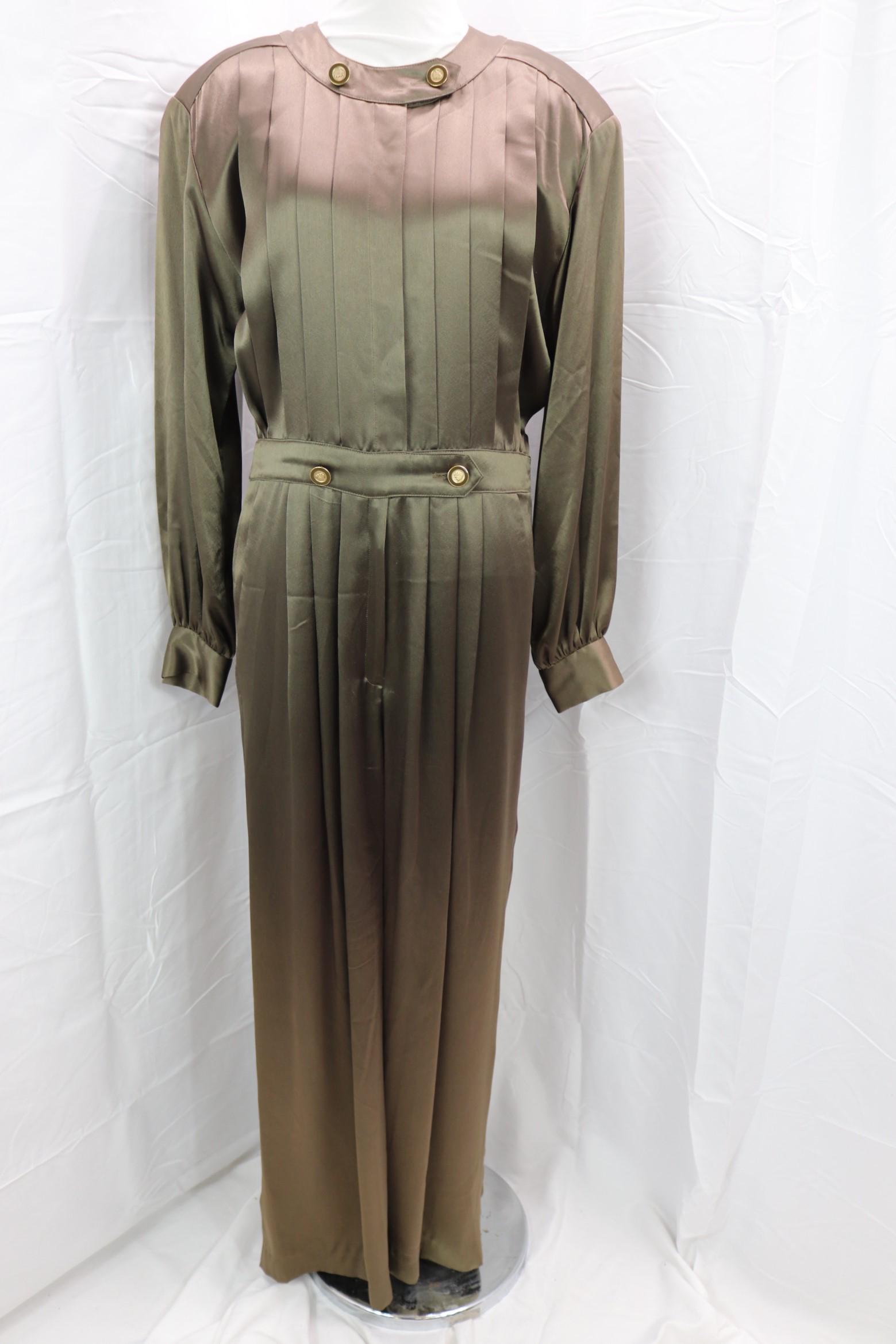 Vintage 1980's Liz Claiborne Green Metallic Jumpsuit: sheen on fabric make it appear discolored in photos but it is not, approx. 40 bust, 32 waist, 38 hip, 28 inseam, good condition, see photos.