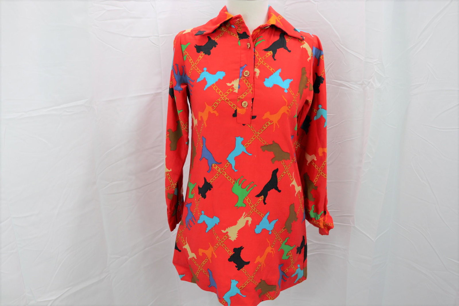 Vintage 1970's Ruth of Carolina Girl's Dog Print Shirt: approx. 32 bust, 30 waist, good condition, see photos.