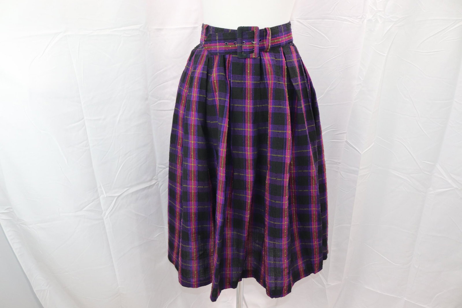 Vintage 1950's Purple Plaid Skirt With Belt: approx. 28 waist, good condition, see photos.