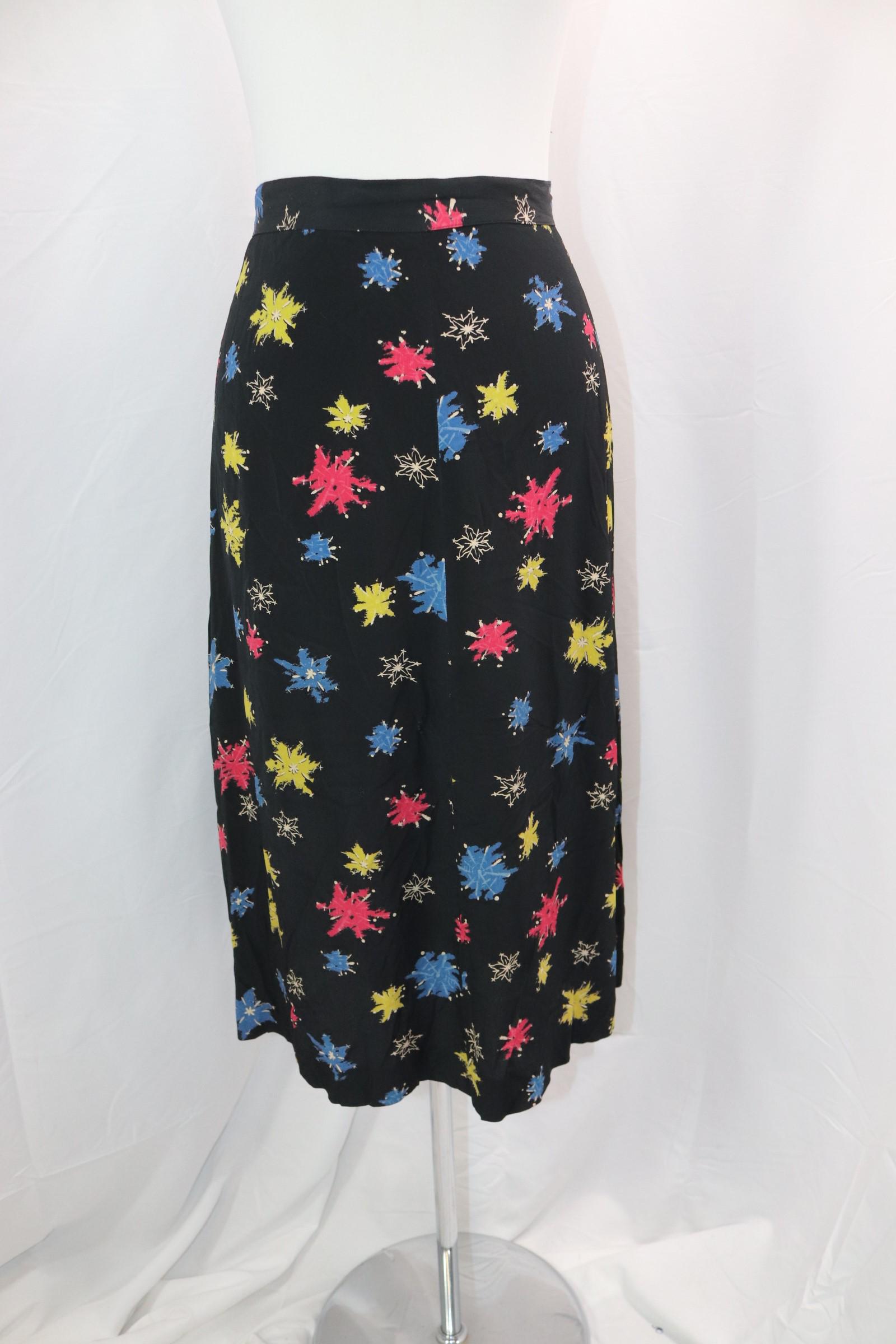 Vintage 1940's Floral Rayon Skirt: approx. 34 waist, small hole near closure, see photos.